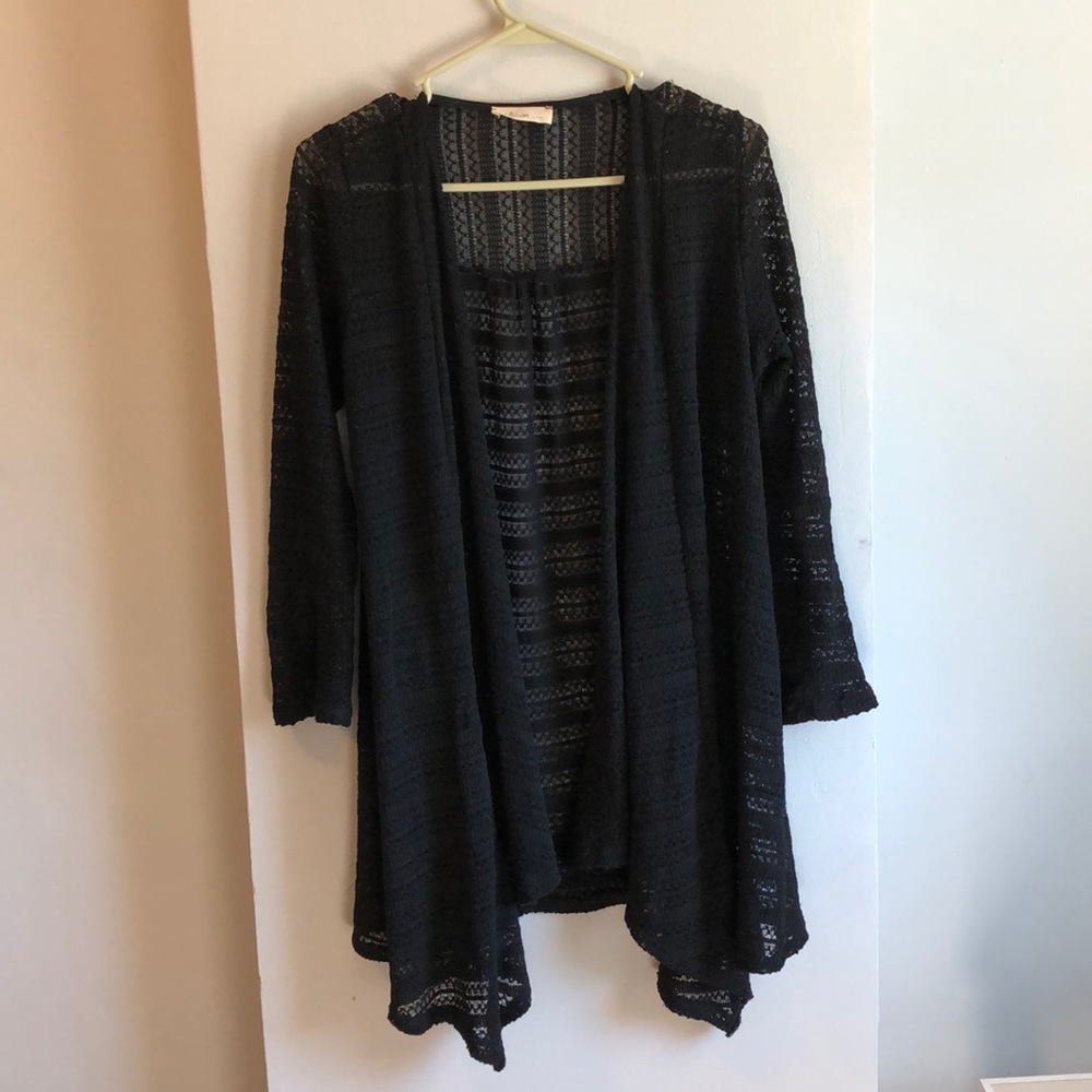 Black cardigan-crochet look